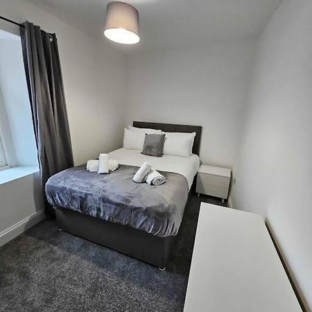 Fully Equipped Kitchen, Double Room Neath Esterno foto